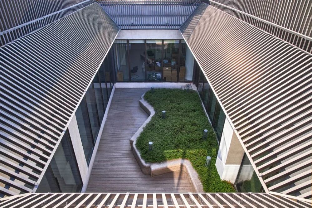 ▲ 顶层小院，为办公区服务