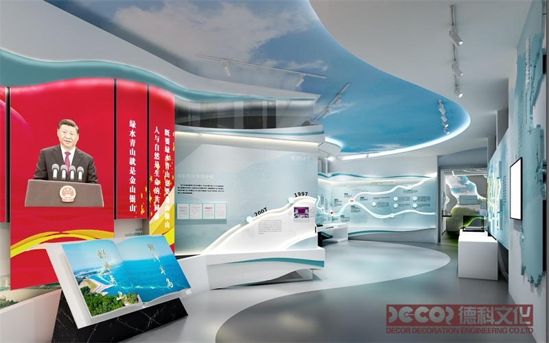 自然科学展厅设计中，如何合理利用空间来展示不同主题的展品