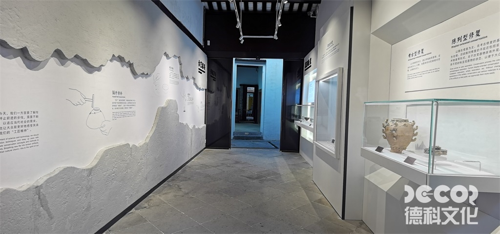 商业展馆装修中，如何合理规划展示设备和展示区域？