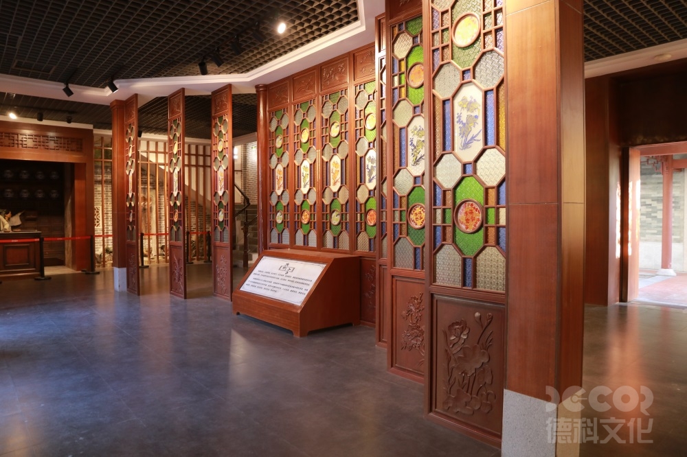 园艺展馆设计中如何运用多媒体和科技元素来增强展示效果？